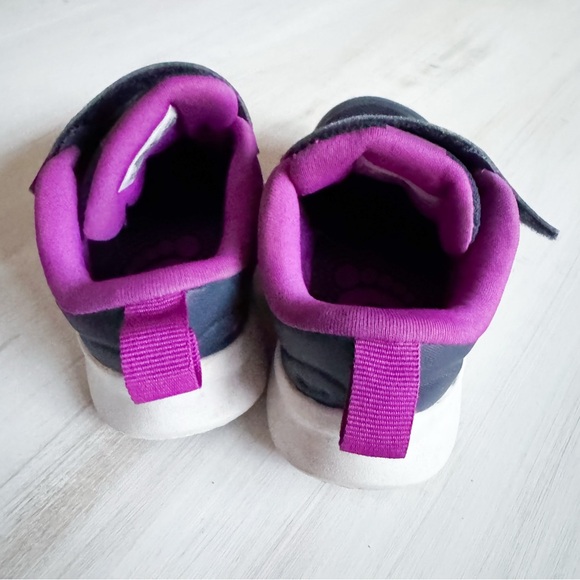 Nike Starrunner kids shoes (size 8c) - Picture 8 of 8